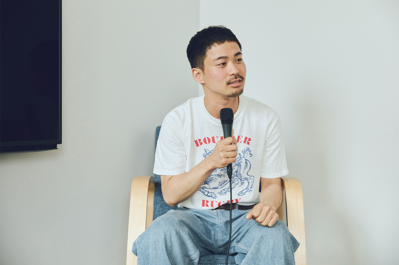 眞名子 新